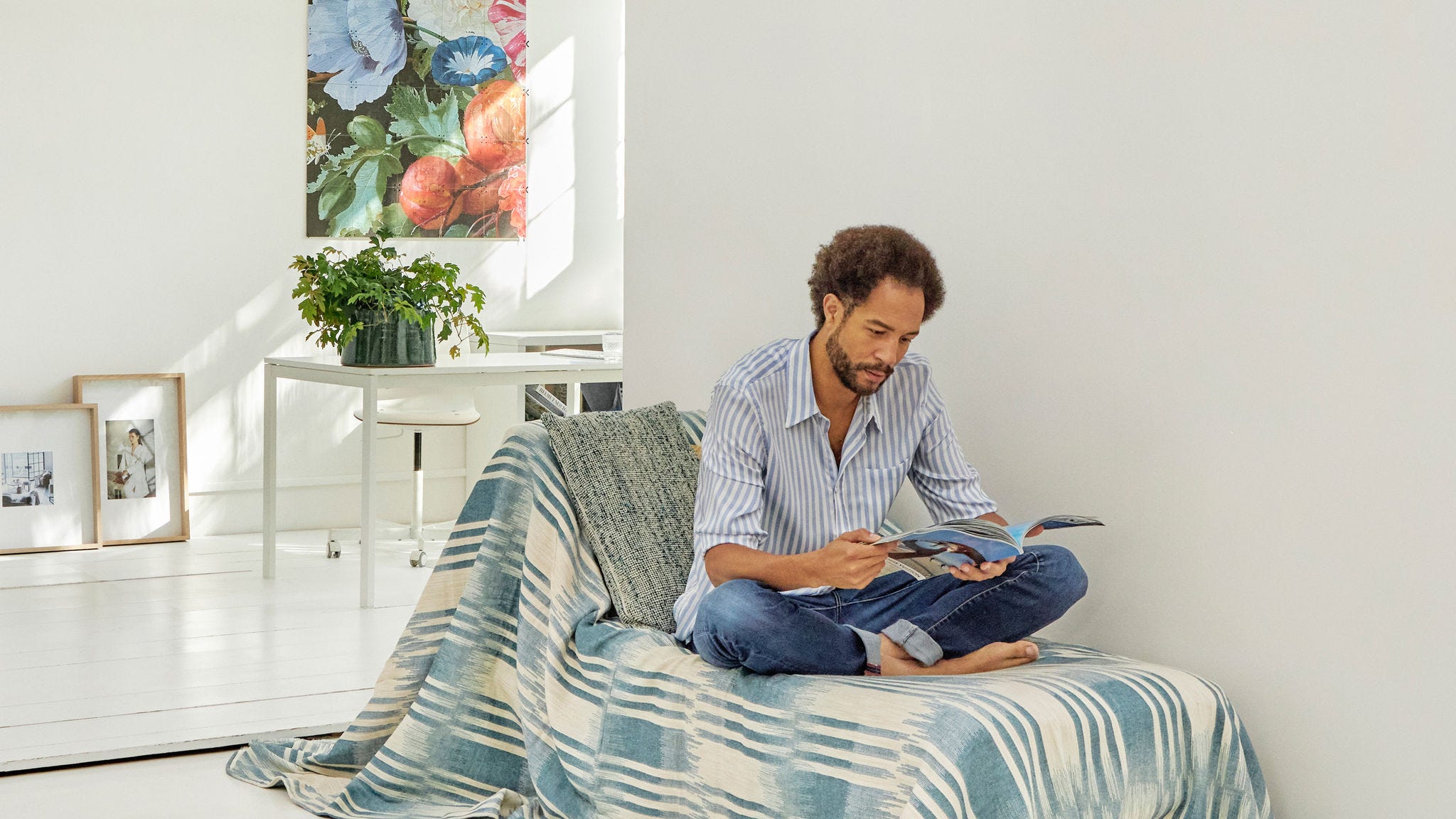 In einen kleinen Raum installierte kompakte Klimaanlage